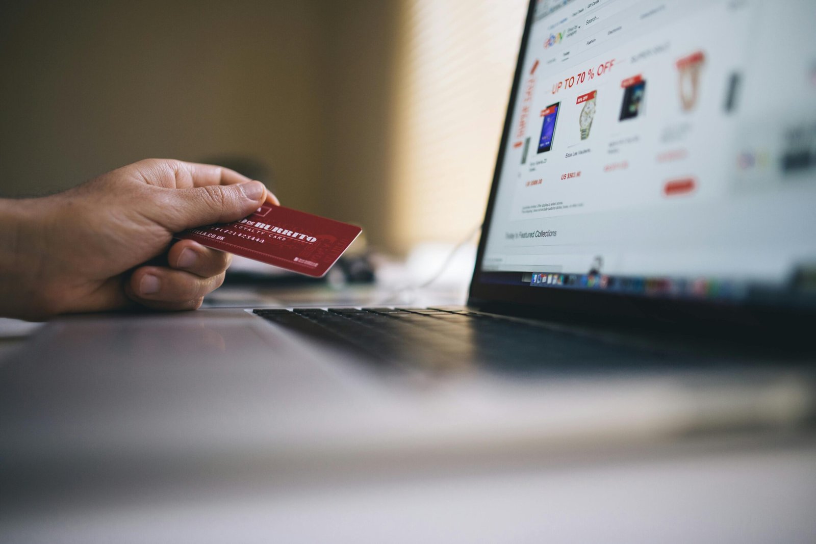 How to Open Your E-commerce Store the Right Way in 2024